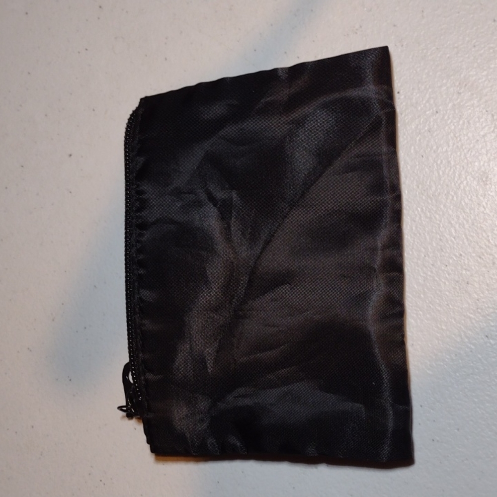 Basics black zippered coin purse